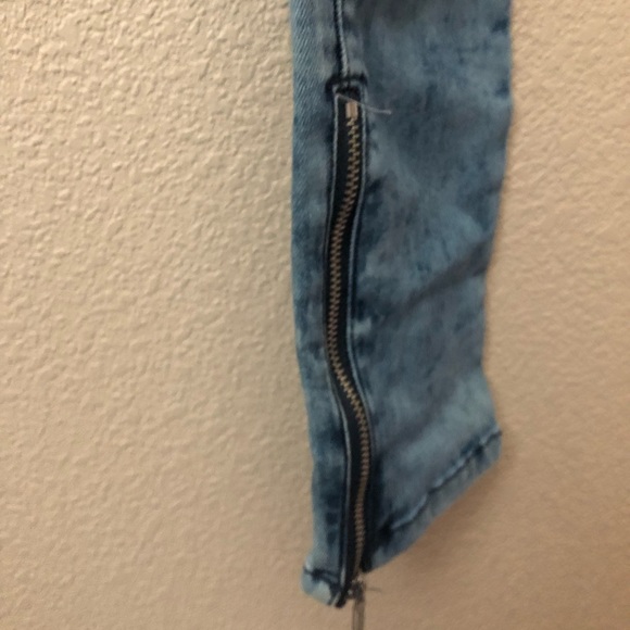 Forever 21 jeans - Picture 3 of 6